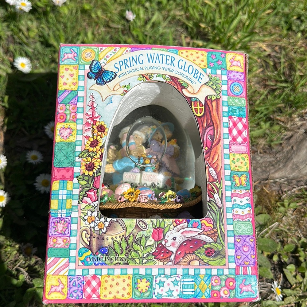 Spring Water Globe with musical play “peter cottontail” egg shape glass dome